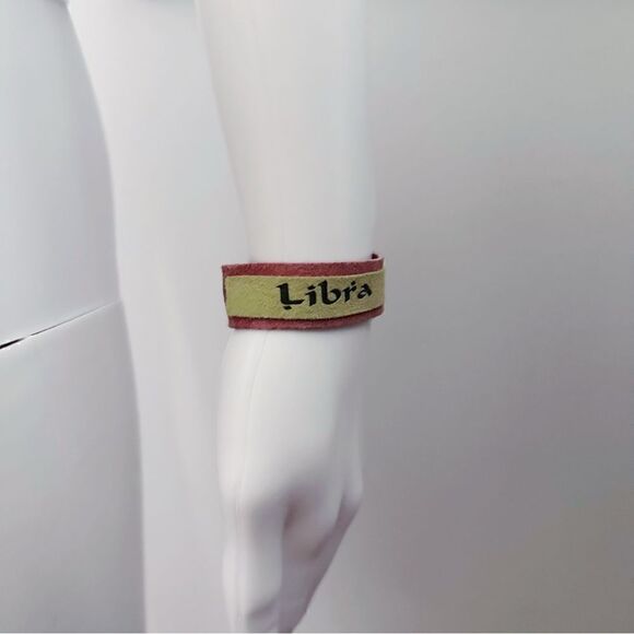 ʟɪʙʀᴀ ♎︎ ɢᴇɴᴜɪɴᴇ ꜱᴜᴇᴅᴇ ꜱɴᴀᴘ ʟᴇᴀᴛʜᴇʀ ʙʀᴀᴄᴇʟᴇᴛ & earrings set - Picture 14 of 15